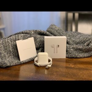 Apple Airpods 2nd Gen (Open Box)